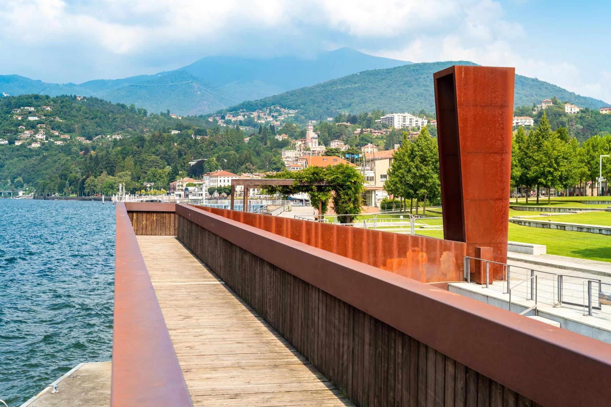 Residenza Oleandro Lake View Luino Center - Happy Rentals エクステリア 写真