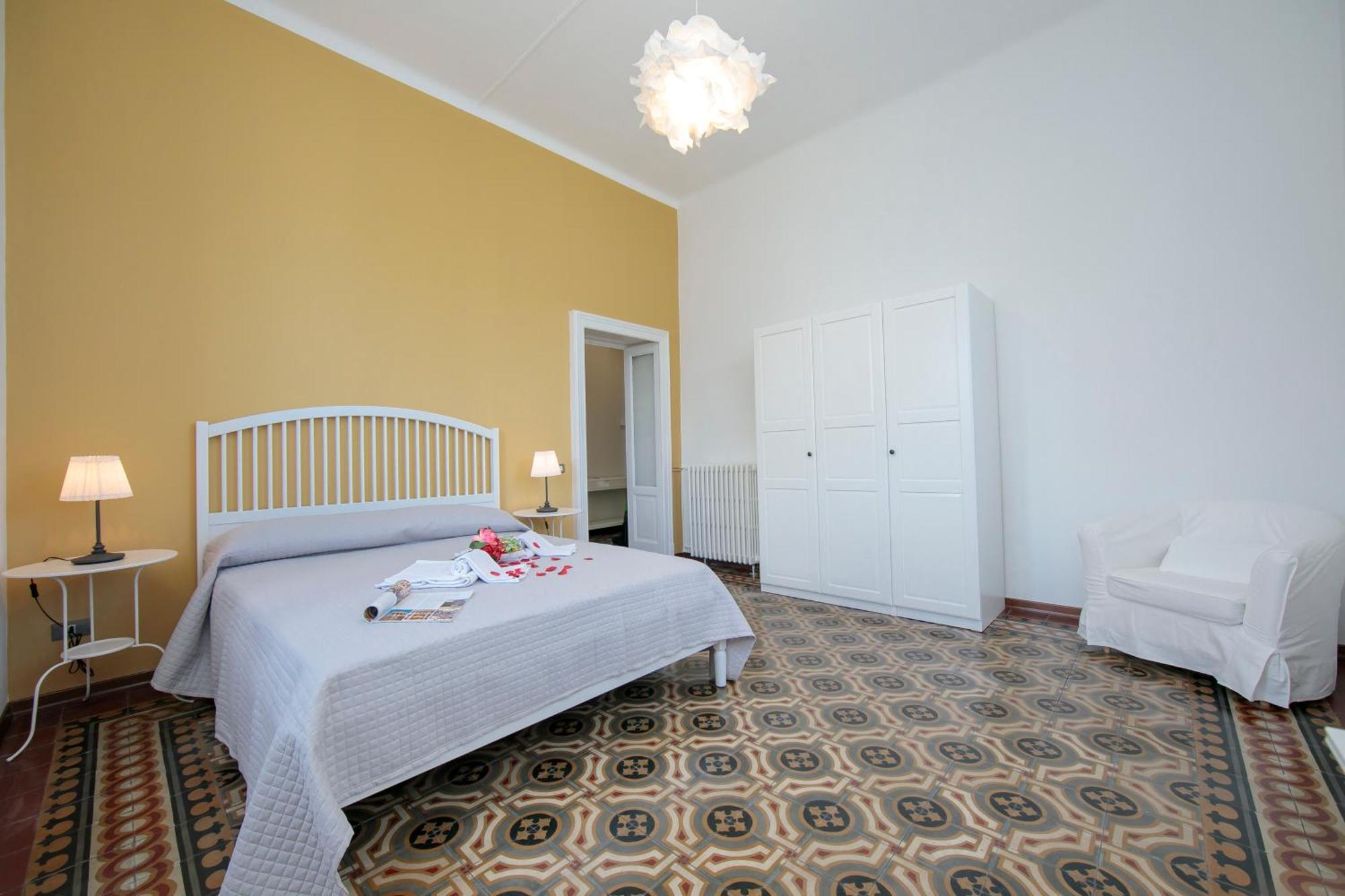 Residenza Oleandro Lake View Luino Center - Happy Rentals エクステリア 写真