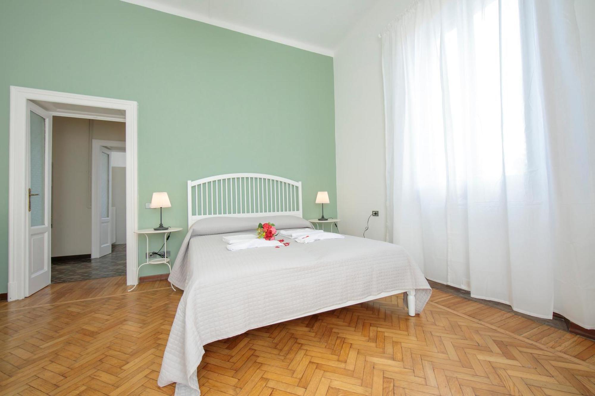 Residenza Oleandro Lake View Luino Center - Happy Rentals エクステリア 写真