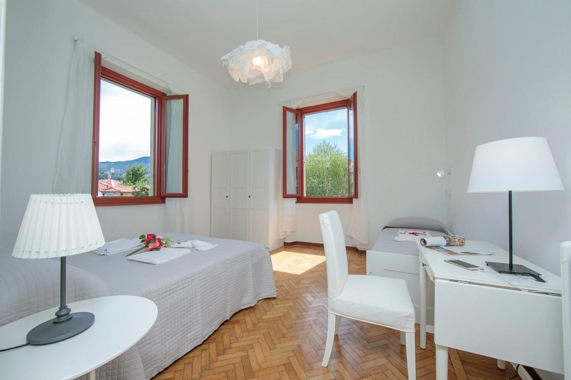 Residenza Oleandro Lake View Luino Center - Happy Rentals エクステリア 写真