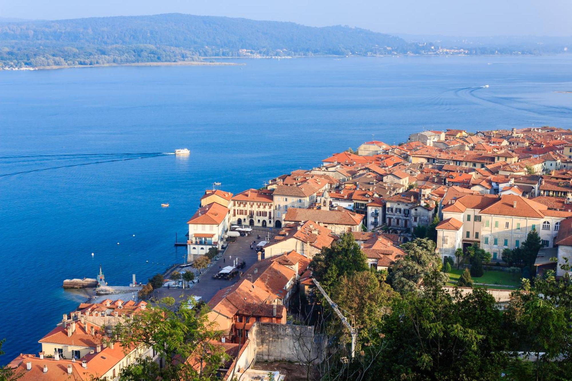 Residenza Oleandro Lake View Luino Center - Happy Rentals エクステリア 写真